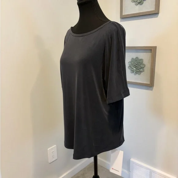 lululemon Black Drapey Softstreme Boatneck Short Sleeve Top NWT! - Picture 4 of 13